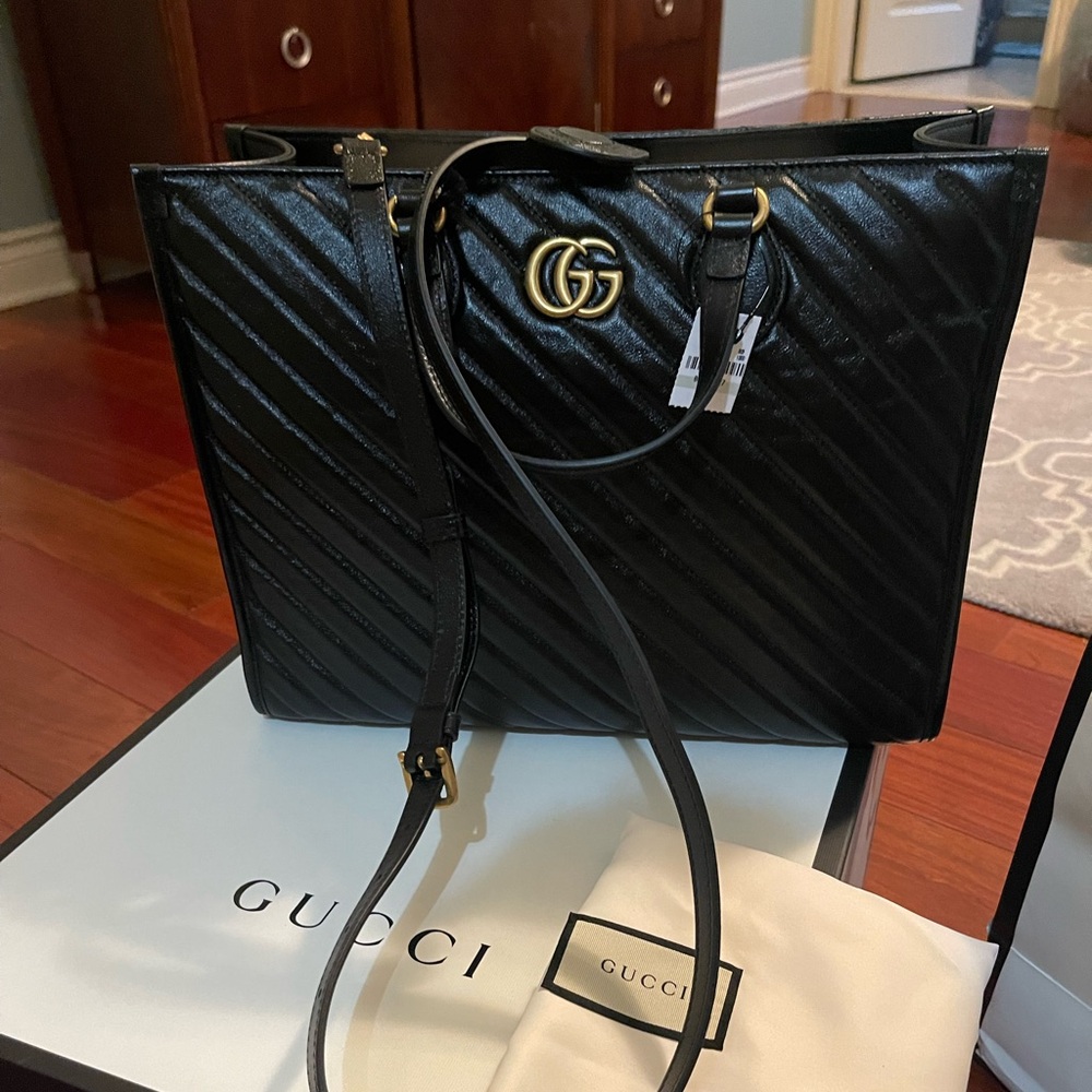 GUCCI 
Azalea Calfskin Matelasse Diagonal GG Marmont Tote Bag Black